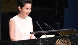 娱乐圈的爆料英文,Celebrity Gossip Unveiled: The Latest Scoops from the Entertainment World